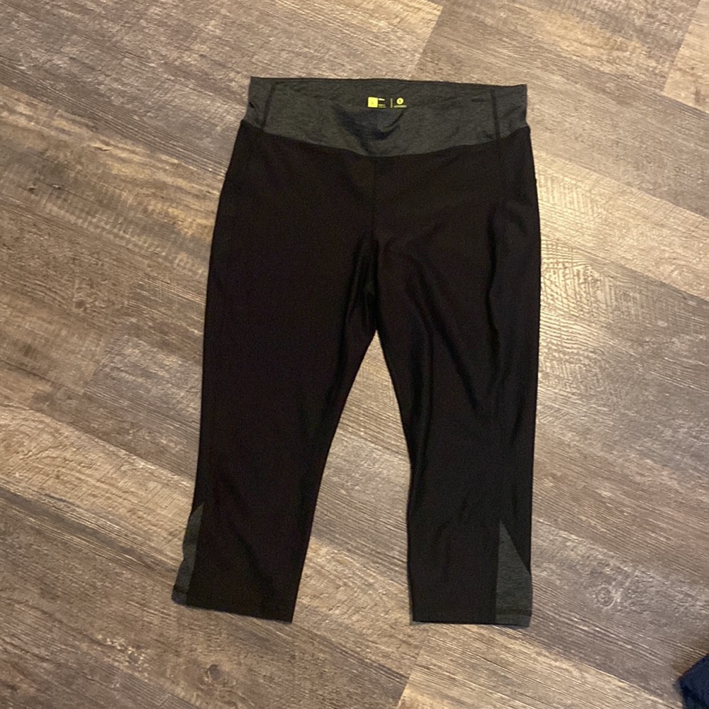 Nike workout bundle. - Picture 3 of 3